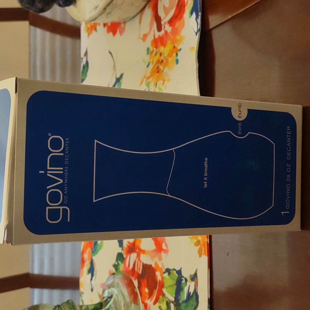 Govino plastic decanter
